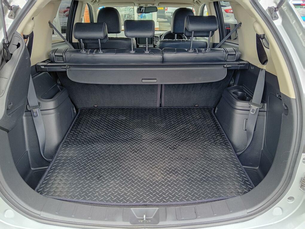 Mitsubishi Outlander 2.4 Phev Juro Black #28