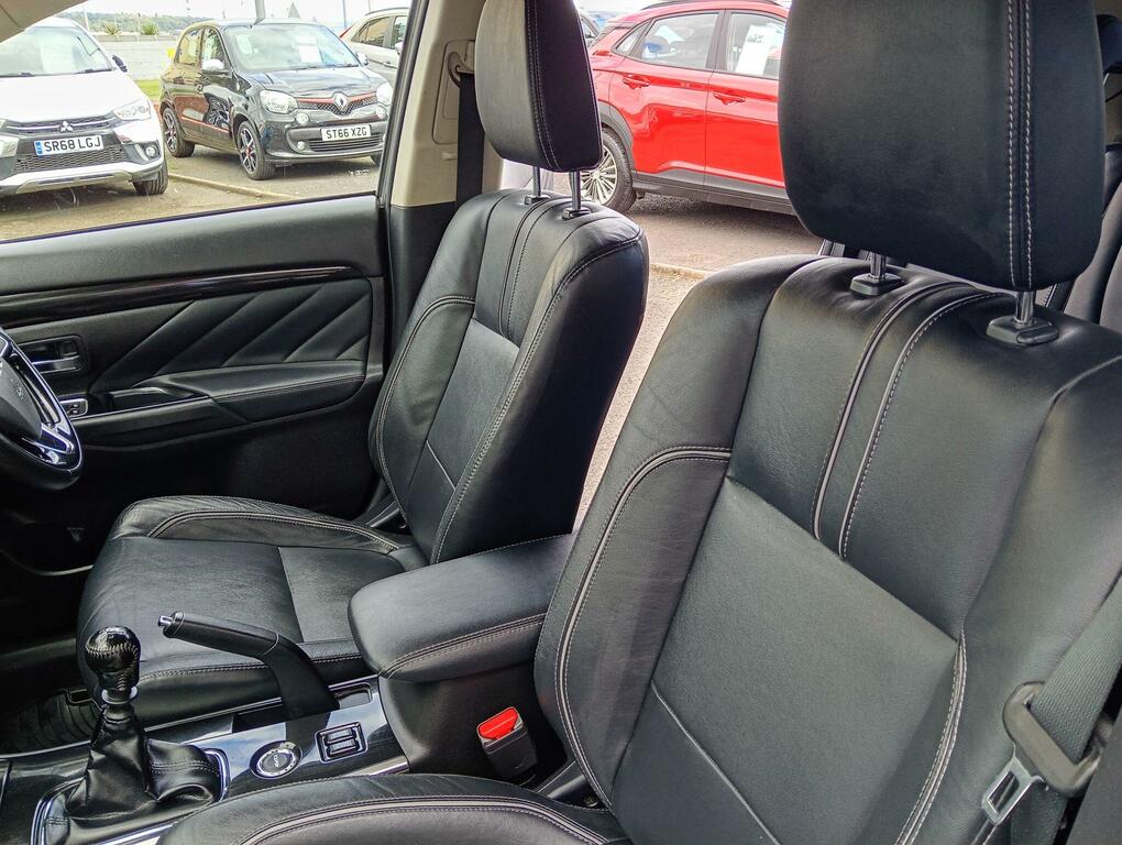 Mitsubishi Outlander 2.4 Phev Juro Black #31