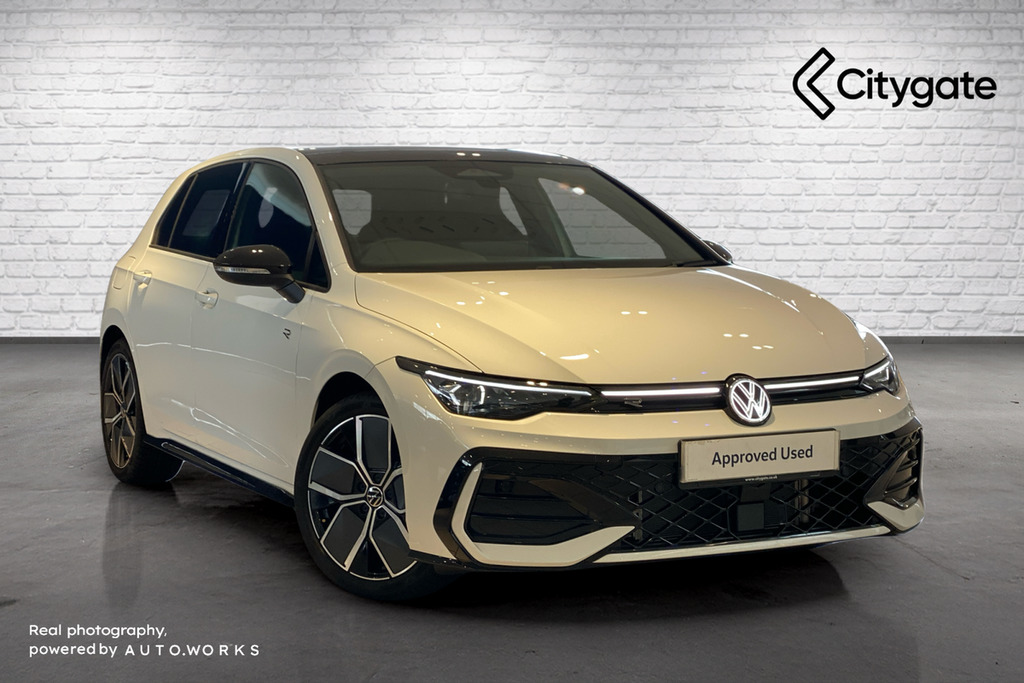 Volkswagen Golf Hatch Black Edition 1.5 Etsi 150 Ps 7-Speed Dsg 5 White