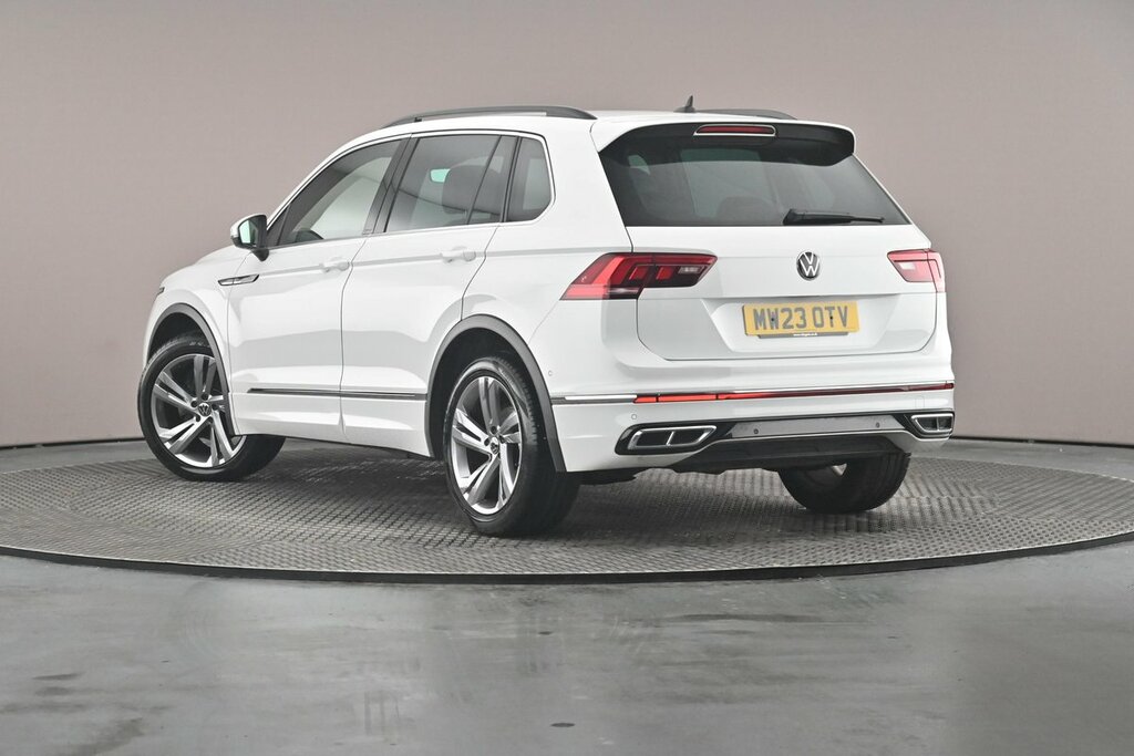 Volkswagen Tiguan R-line Edition 1.5 Tsi 150Ps 7-Speed Dsg White #3