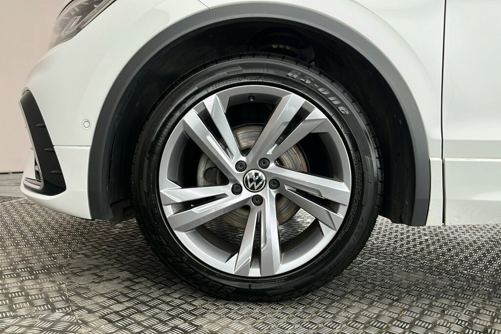 Volkswagen Tiguan R-line Edition 1.5 Tsi 150Ps 7-Speed Dsg White #5
