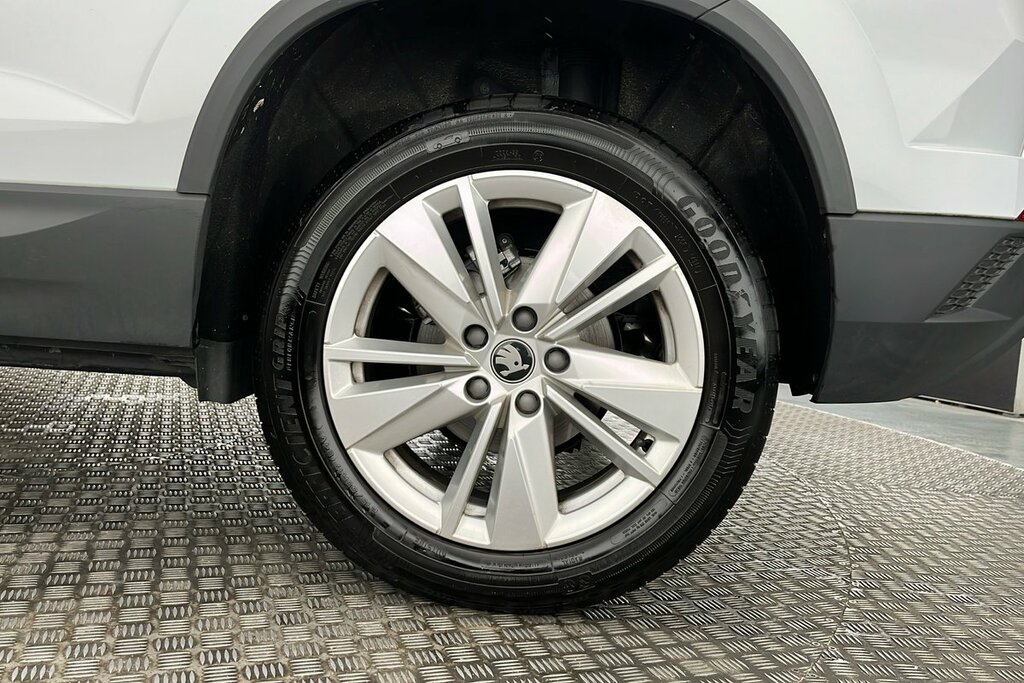 Skoda Karoq Se Drive 1.5 Tsi 150 Ps 6G Man White #5