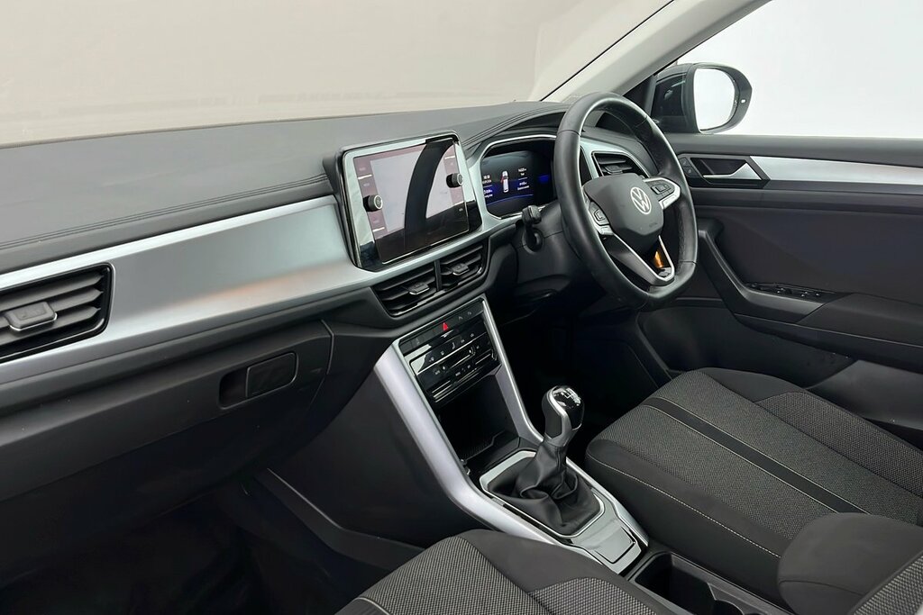 Volkswagen T-Roc Life 1.5 Tsi 150Ps 6-Speed Black #2