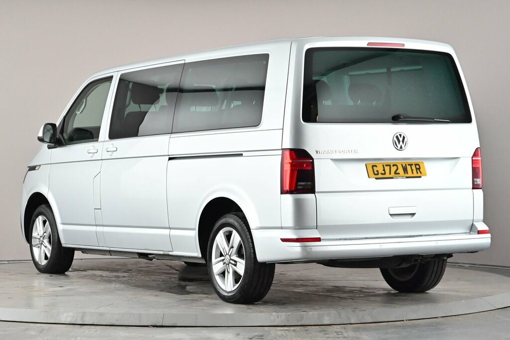 Volkswagen Transporter Shuttle Se Lwb 150 Ps 2.0 Tdi 7Sp Dsg Silver #2