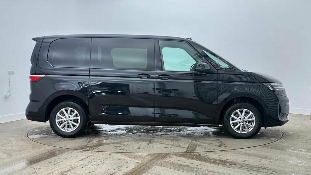 Volkswagen Multivan Life Standard 150 Ps 2.0 Tdi 7-Speed Dsg Black #4
