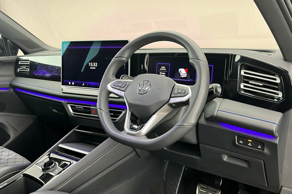 Volkswagen Tiguan R-line 1.5 Etsi 150Ps 7-Speed Dsg Black #6