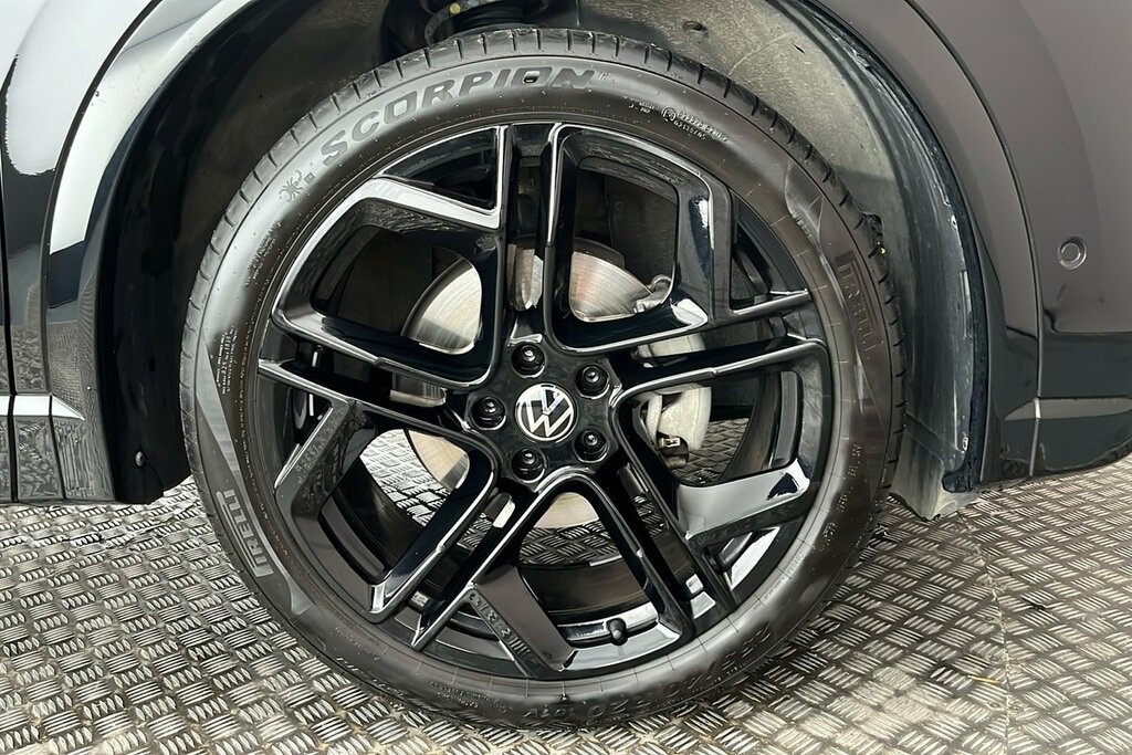 Volkswagen Tiguan R-line 1.5 Etsi 150Ps 7-Speed Dsg Black #5