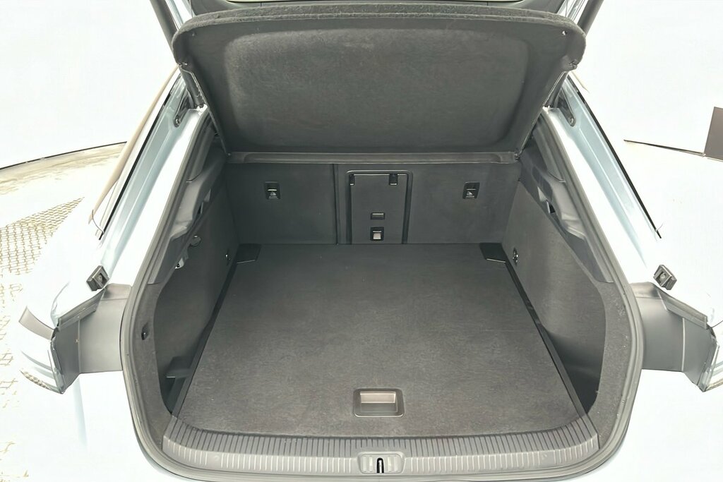Volkswagen ID.7 Match Silver #11
