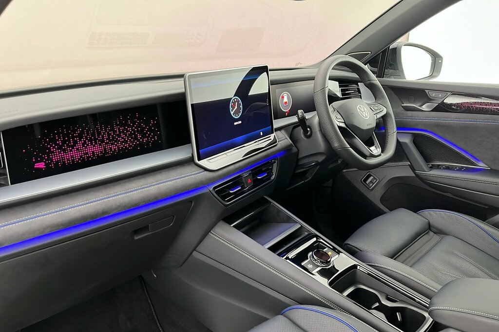 Volkswagen Tayron R-line Edition 1.5 Tsi Ehybrid 272 Ps 6-Speed Dsg White #2