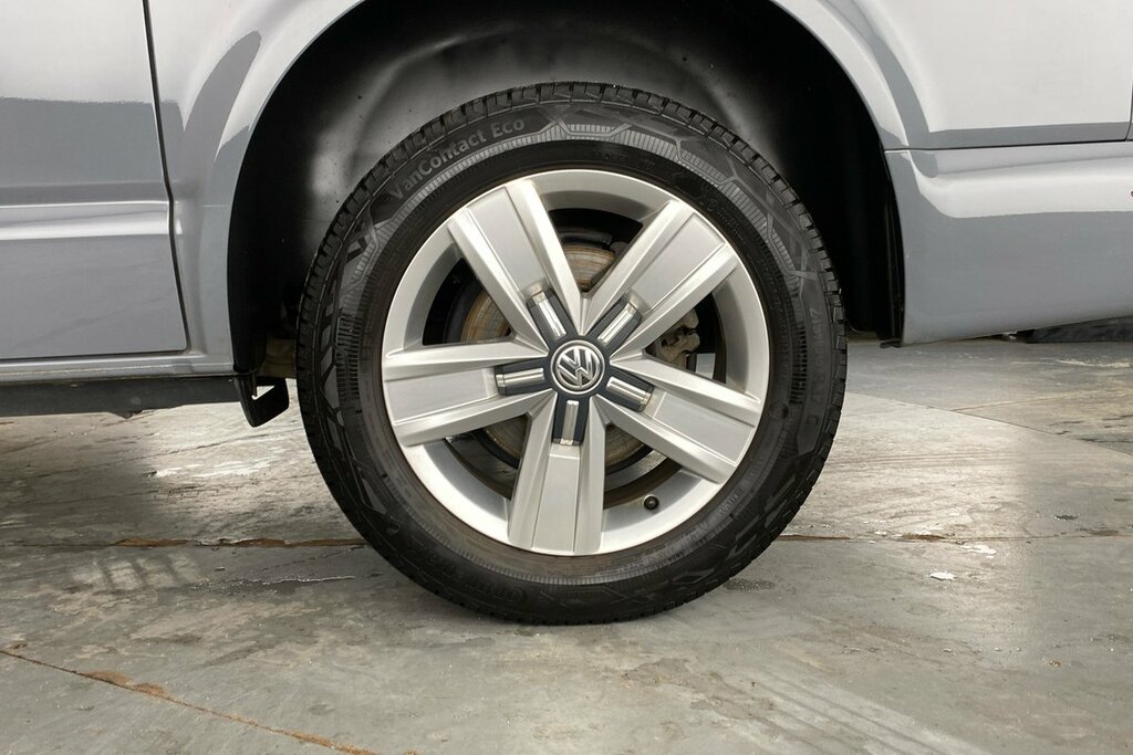 Volkswagen Transporter Kombi Highline Swb 150 Ps 2.0 Tdi 7Sp Dsg Grey #6