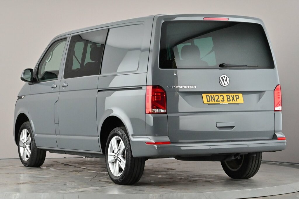 Volkswagen Transporter Kombi Highline Swb 150 Ps 2.0 Tdi 7Sp Dsg Grey