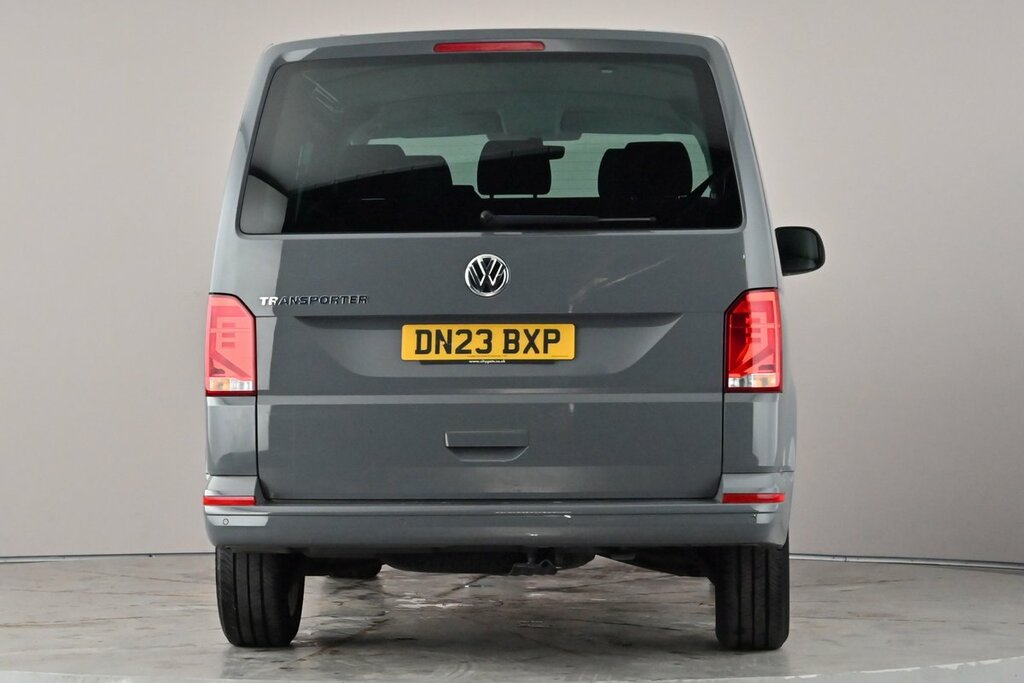 Volkswagen Transporter Kombi Highline Swb 150 Ps 2.0 Tdi 7Sp Dsg Grey #4