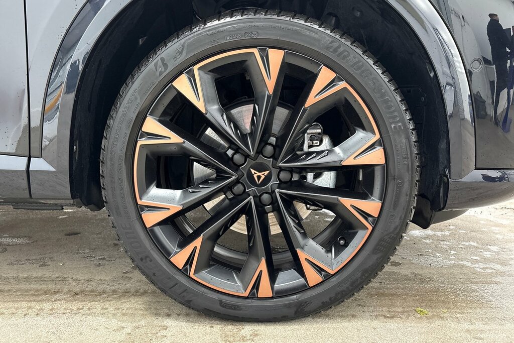Cupra Formentor V3 1.5 Etsi 150 7-Speed Black #5
