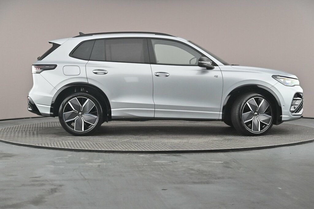 Volkswagen Tiguan R-line 1.5 Etsi 150 Ps 7-Speed Dsg Silver #4