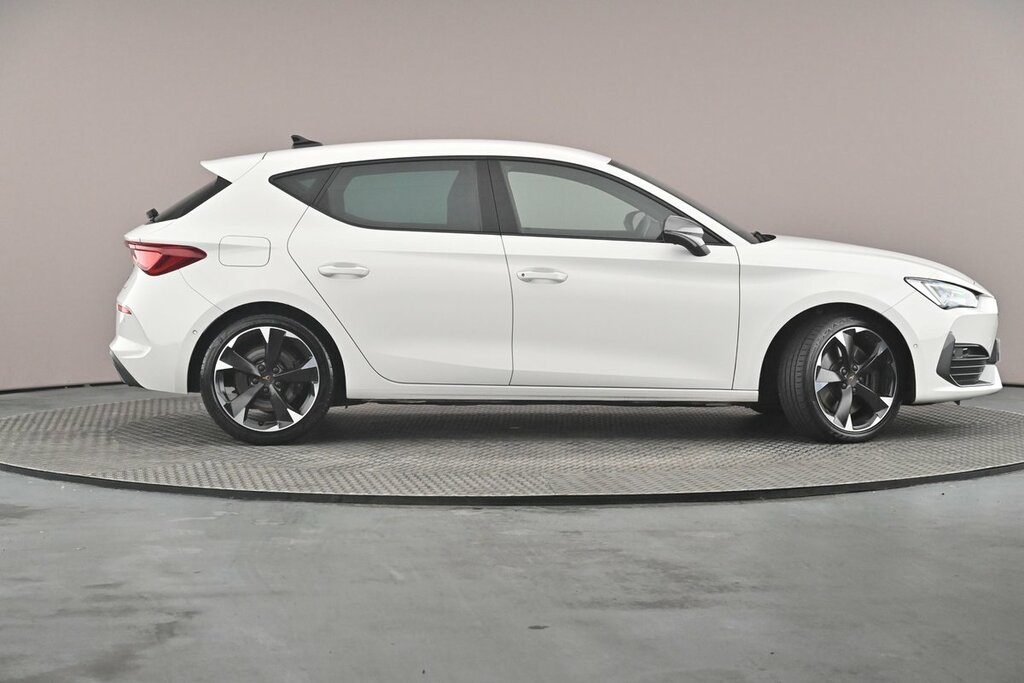 Cupra Leon Hatch Vz1 2.0 Tsi 245 7-Speed White #4