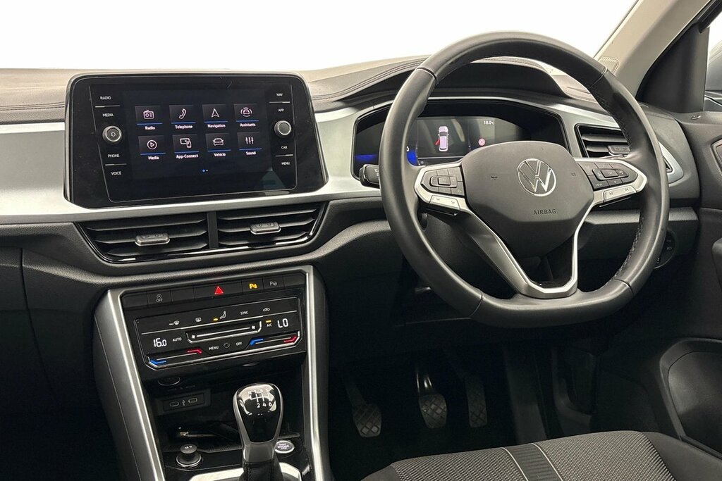 Volkswagen T-Roc Match 1.5 Tsi 150Ps 6-Speed Silver #2