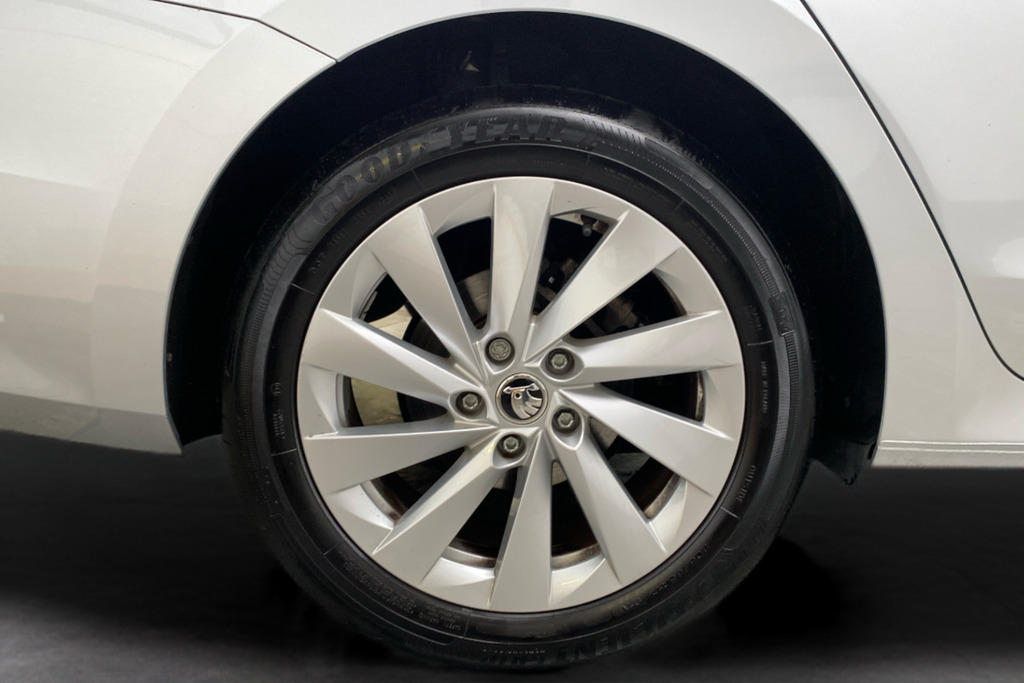Skoda Octavia Hatch Se L 1.5 Tsi E-tec 150 Ps Dsg Silver #5