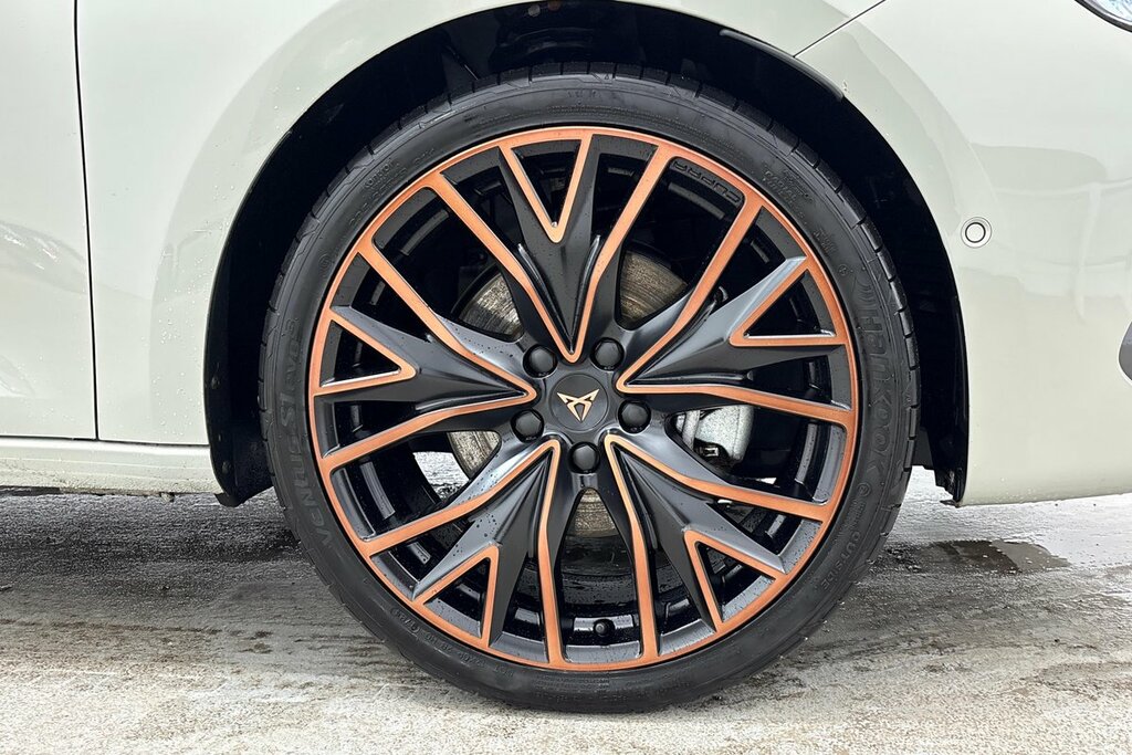 Cupra Leon Hatch V3 1.5 E-hybrid 204 6-Speed Grey #5
