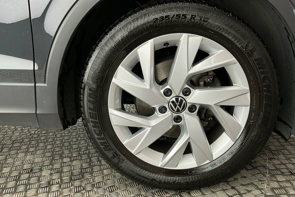 Volkswagen Tiguan Life 1.5 Tsi 150Ps 6-Speed Grey #5