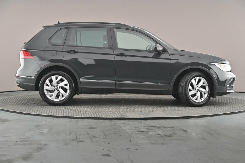 Volkswagen Tiguan Life 1.5 Tsi 150Ps 6-Speed Grey #4