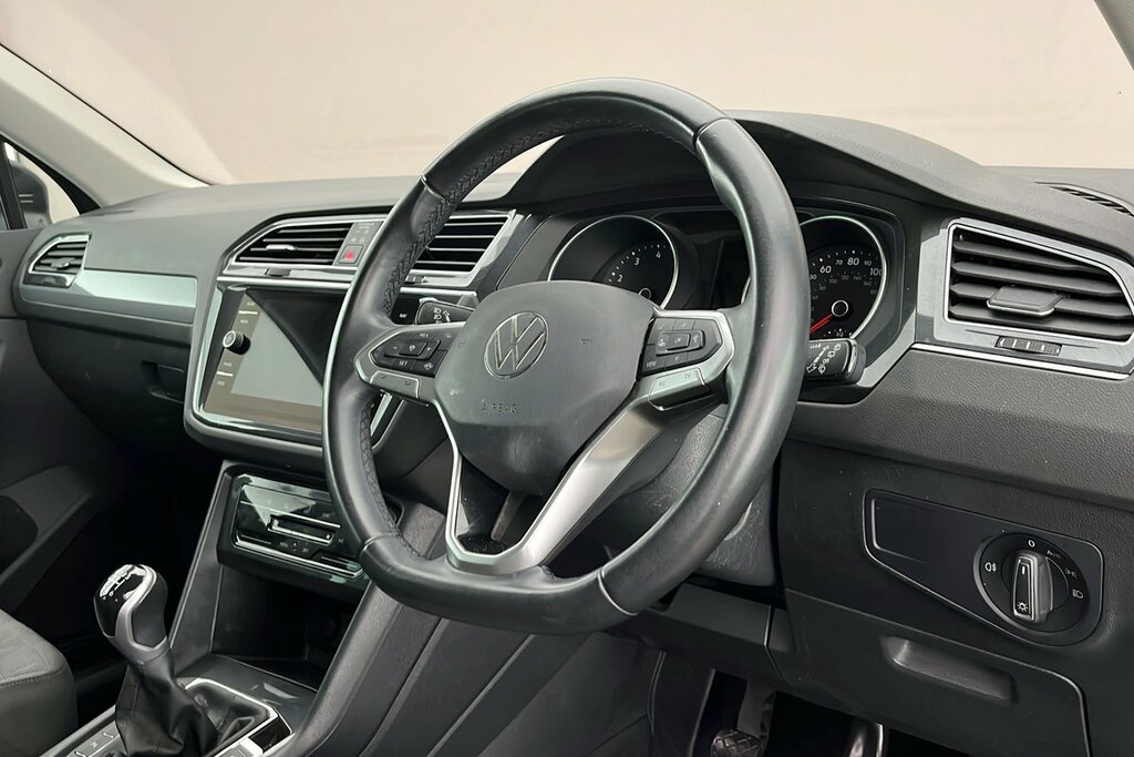 Volkswagen Tiguan Life 1.5 Tsi 150Ps 6-Speed Grey #6