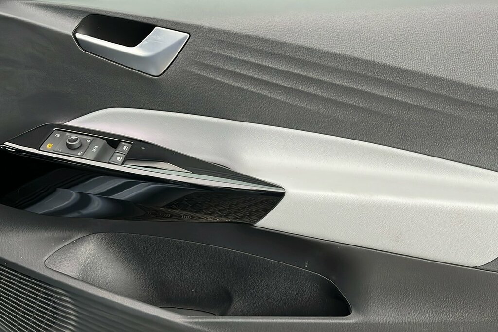 Volkswagen ID.3 58Kwh Life Grey #28