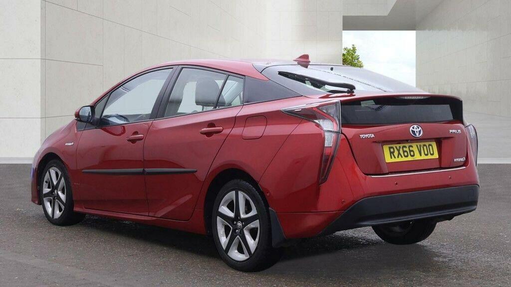 Toyota Prius 1.8 Vvt-h Excel Cvt Euro 6 Ss 15In Alloy Red #6