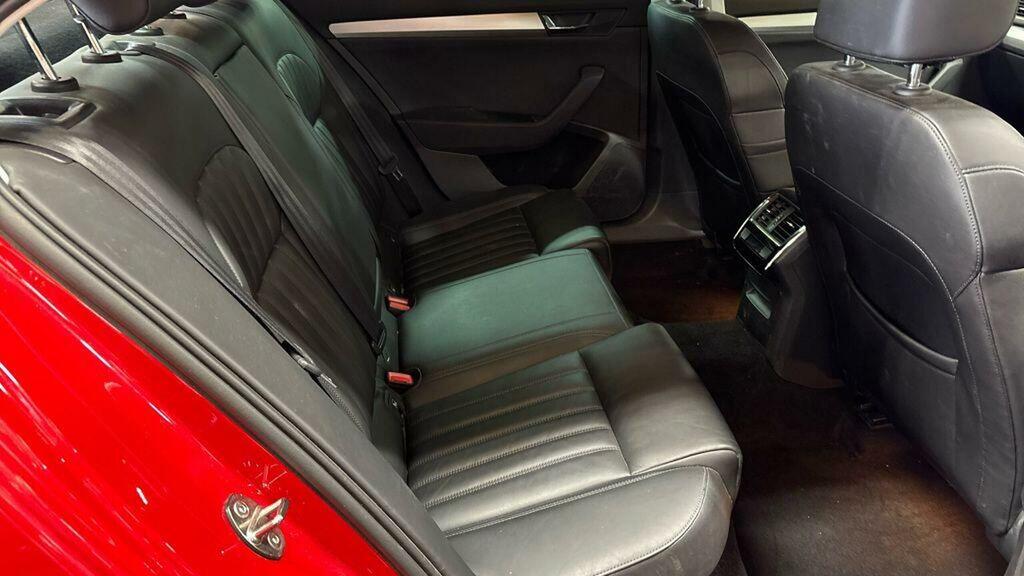Skoda Superb 1.5 Tsi Act Se Technology Dsg Euro 6 Ss Red #5