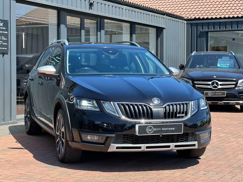Skoda Octavia Scout Black #4