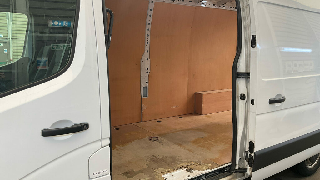 Renault Master Energy 35 Business Luton White #7