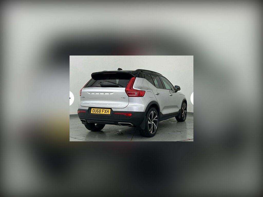 Volvo XC40 1.5 T3 Momentum #2