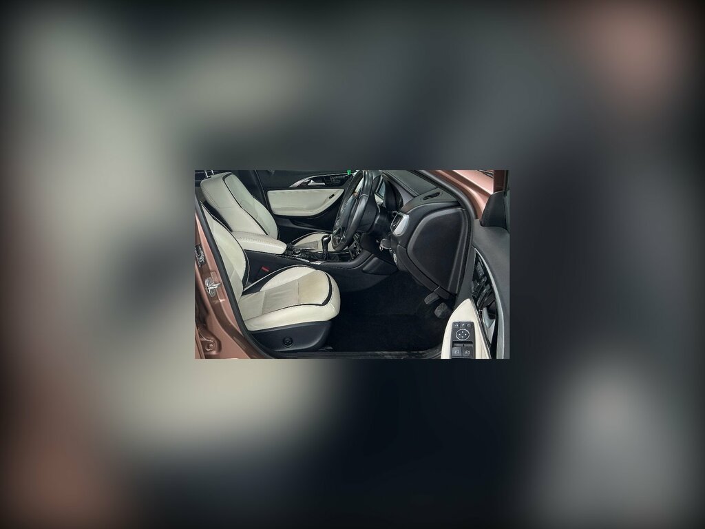 Infiniti Q30 1.5D Premium Tech Hatchback Euro Brown #3