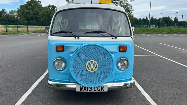 Volkswagen Campervan Estate White #5