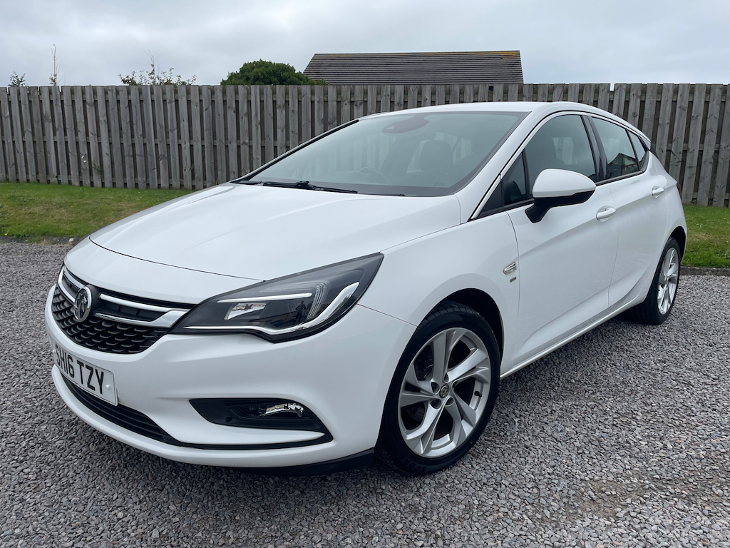 Vauxhall Astra Hatchback White