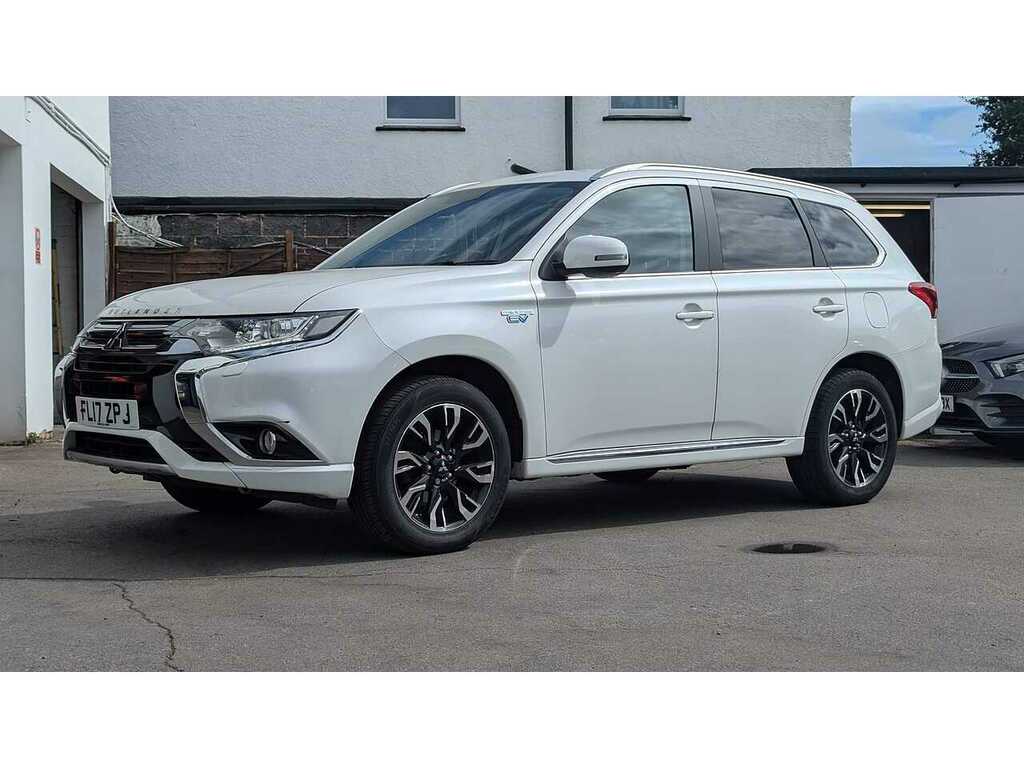 Mitsubishi Outlander 2.0H 12Kwh Kotu Suv Plug-in Hybrid Cvt White #3