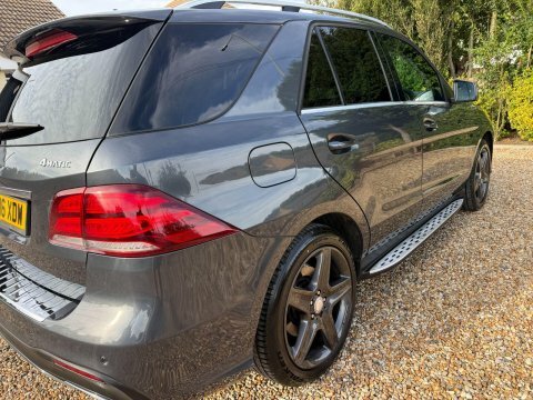 Mercedes-Benz GLE Class Diesel White #10