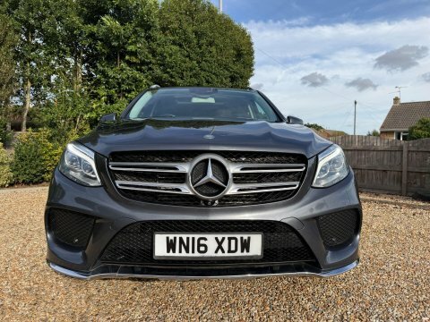 Mercedes-Benz GLE Class Diesel White #8