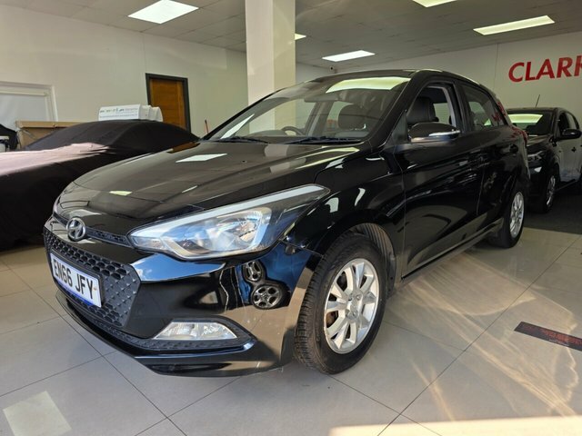 Hyundai I20 Hatchback Black #2