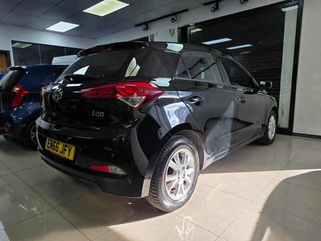 Hyundai I20 Hatchback Black #3