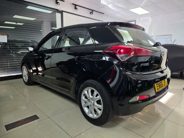 Hyundai I20 Hatchback Black #4