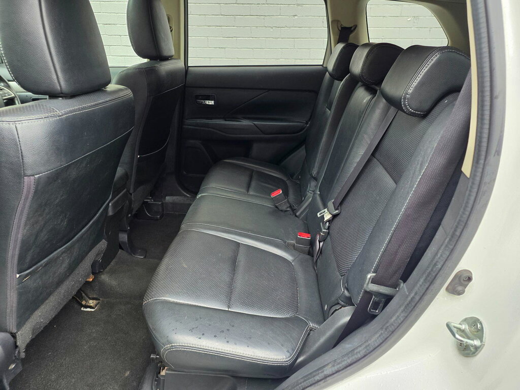 Mitsubishi Outlander Di-d Gx4 U4250 White #17