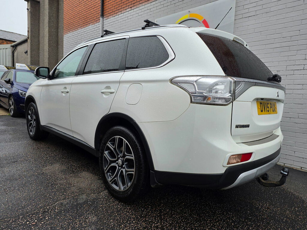 Mitsubishi Outlander Di-d Gx4 U4250 White #4