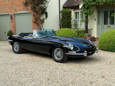Jaguar E-Type 4.2 Roadster Black