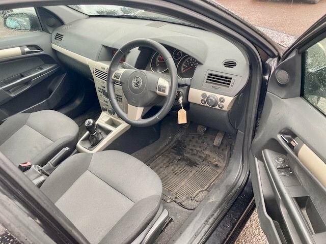 Vauxhall Astra 1.6I 16V Energy Hatchback 156 G Black #4