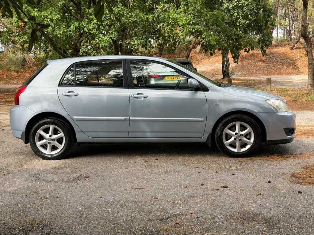 Toyota Corolla Hatchback Silver #12