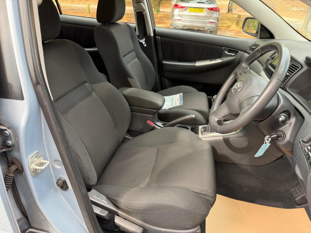 Toyota Corolla Hatchback Silver #14