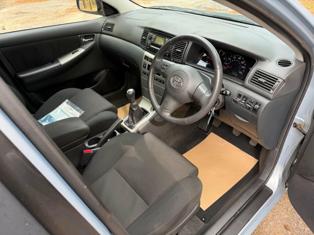 Toyota Corolla Hatchback Silver #13