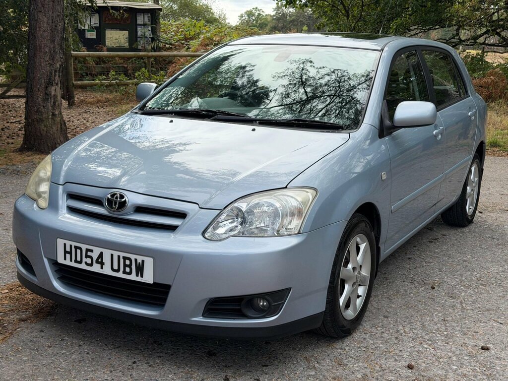Toyota Corolla Hatchback Silver #4