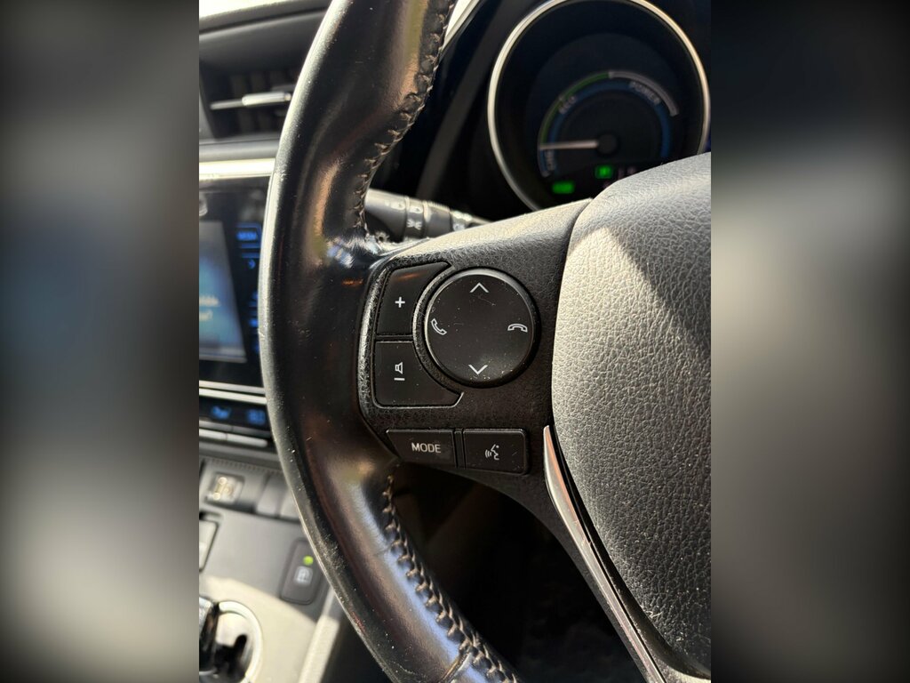 Toyota Auris Hatchback Black #17