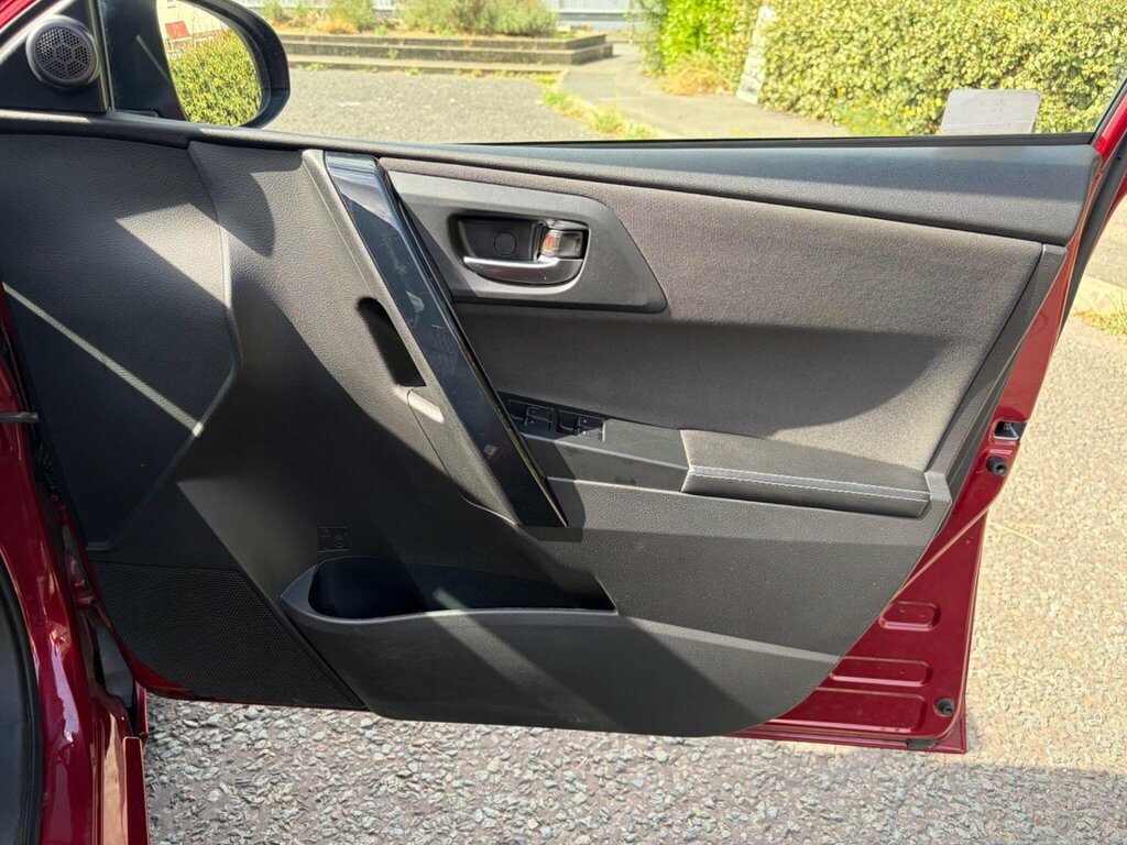 Toyota Auris Hatchback Black #20